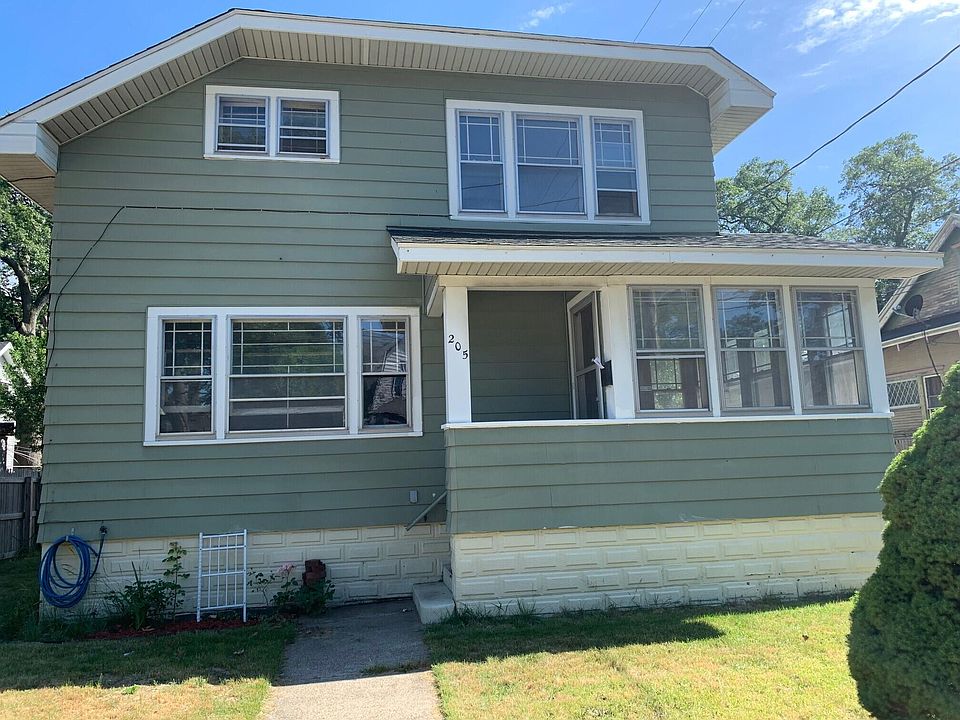 1st image of 205 W Forest Ave