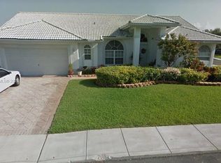 9341 SW 8th St, Pembroke Pines, FL 33025