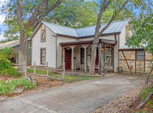 207 S Bowie St, Fredericksburg, TX 78624