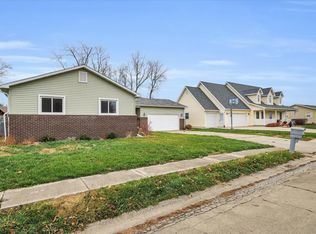 105 W Wayne Dr, Catlin, IL 61817