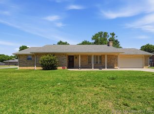 401 Moore Ln, Dewey, OK 74029