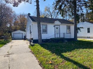 2615 Eisenhower Dr, Racine, WI 53405