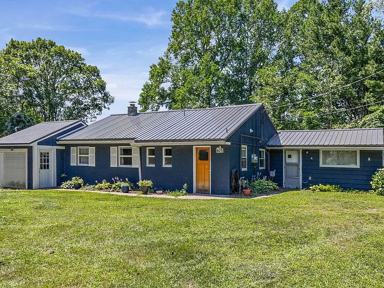 615 Lake Rd — Photo 1