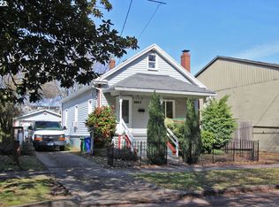 1663 SE Sherrett St, Portland, OR