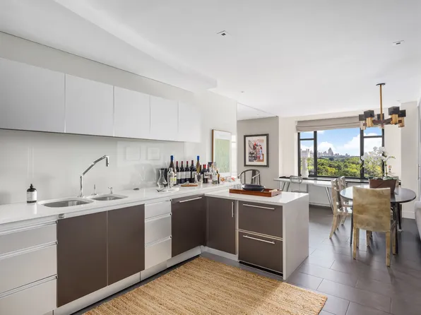 110 Central Park South image 22 of 48