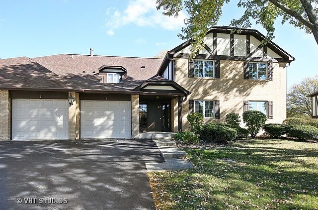 1st image of 27 Algonquin Dr APT 2