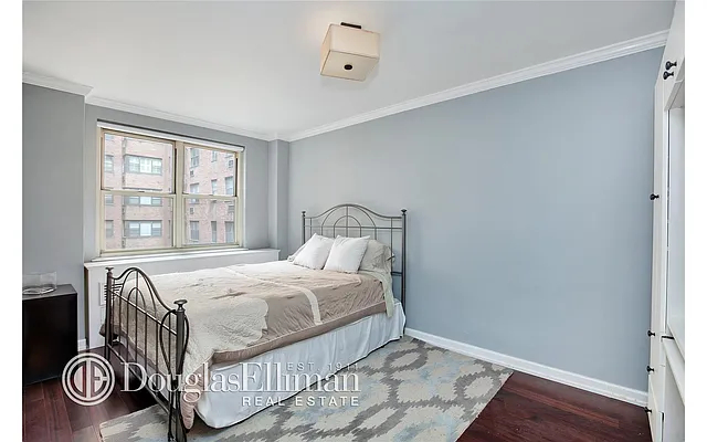 Sold by Douglas Elliman | media 18