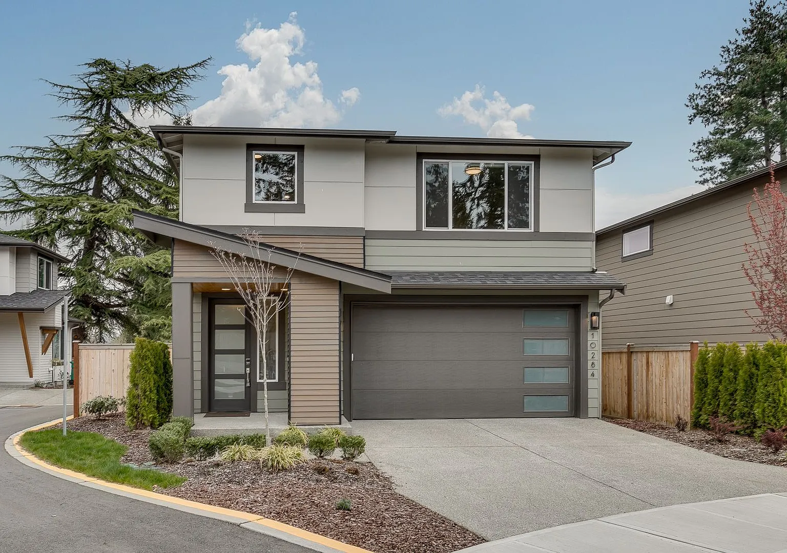 3Bd/2.5Ba Kirkland Home — Photo 1