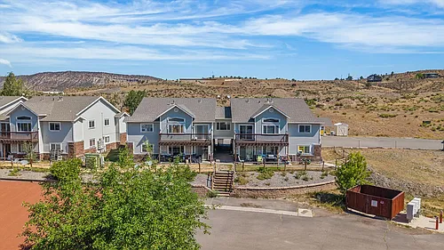 565 Redcliff Cir Photo 1