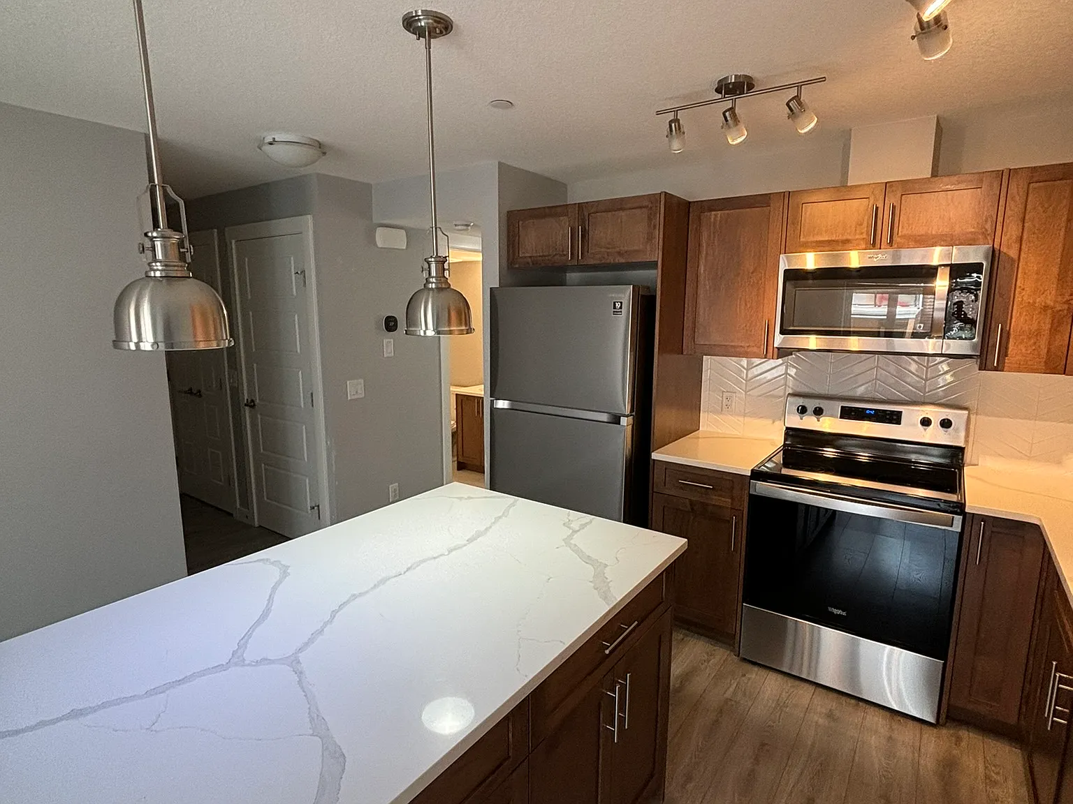 Beautiful Two Bedroom + 1 Bath Townhouse W/ A/C In Livingston! — Photo 4