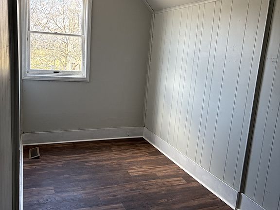 3rd image of 941 Tonawanda St #17960621