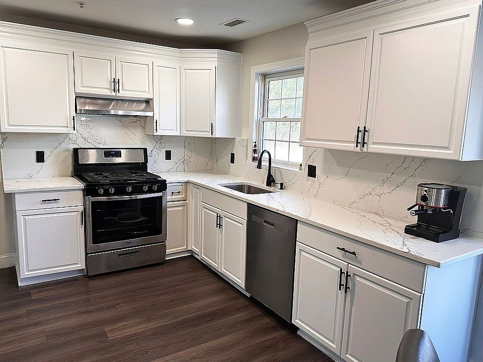 2nd image of 158 Clear Pond Dr