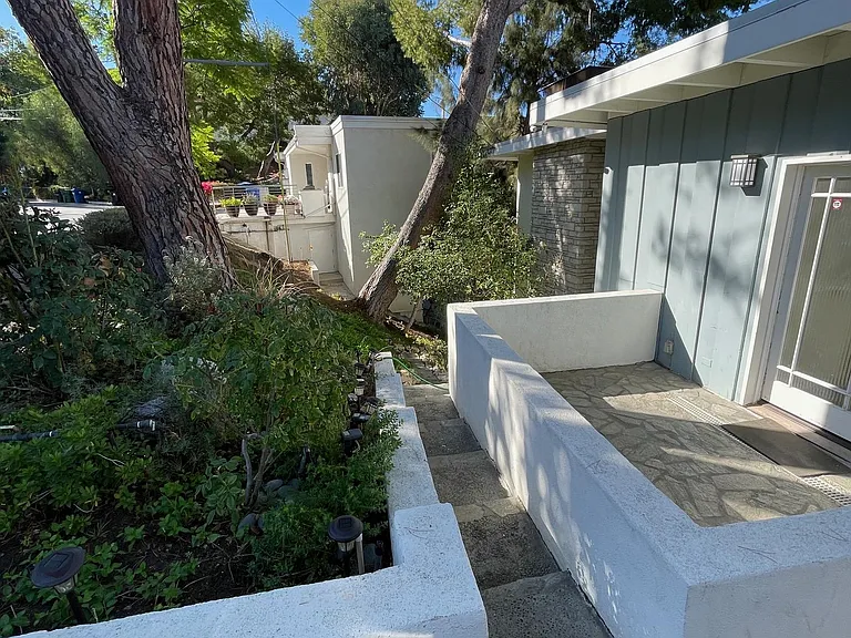 5205 Calatrana Dr — Photo 16