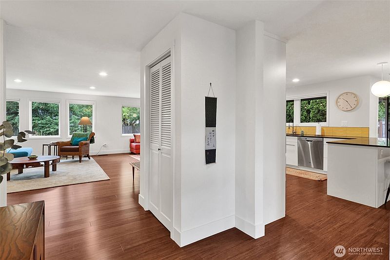 5th image of 3508 Seeley Street