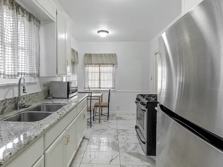 1429 Ellsmere Ave — Photo 13