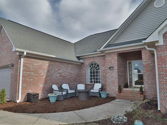 2nd image of 140 Singletree Dr