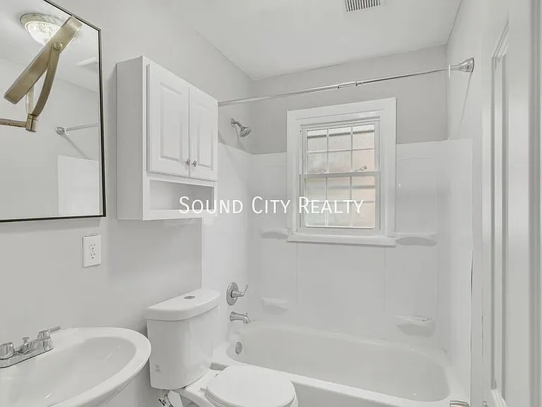 4010 Liberty St — Photo 17