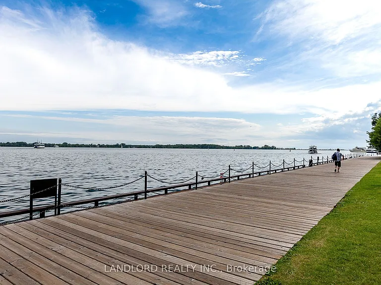 33 Harbour Sq #2208 — Photo 49
