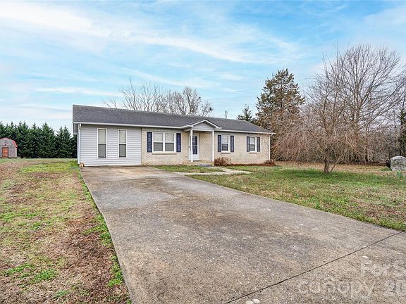 4th image of 113 Hicks Rd