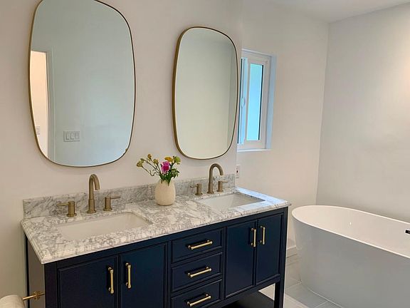 Bathroom Upstairs