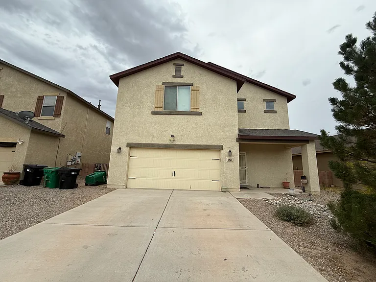 1821 Chisholm Trl NE — Photo 2