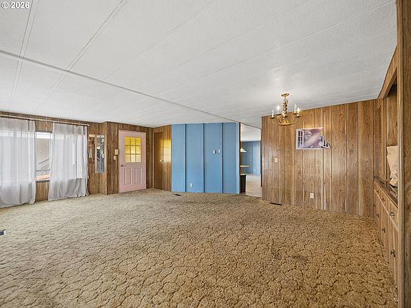 5th image of 21100 NE Sandy Blvd Unit 103