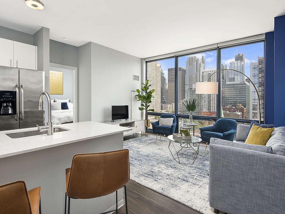 1st image of 753 W Adams St #2104