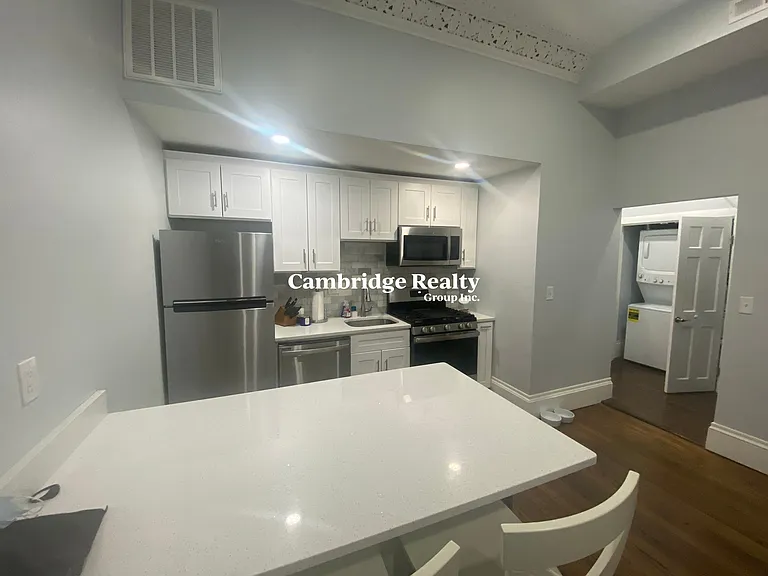 475 Massachusetts Ave #2T — Photo 2