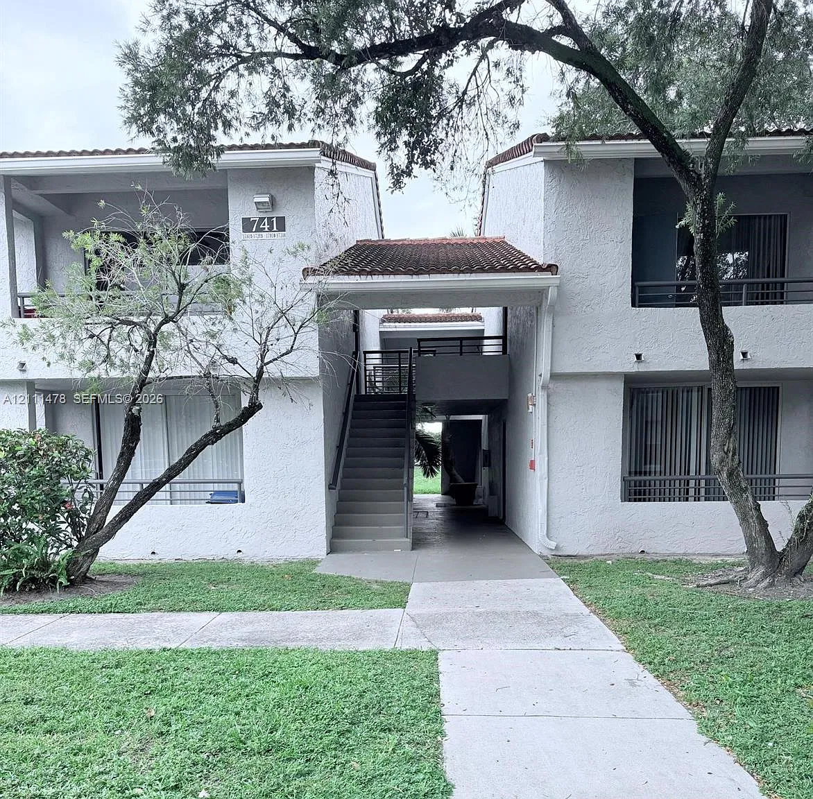 Coco Parc Condo — Photo 1