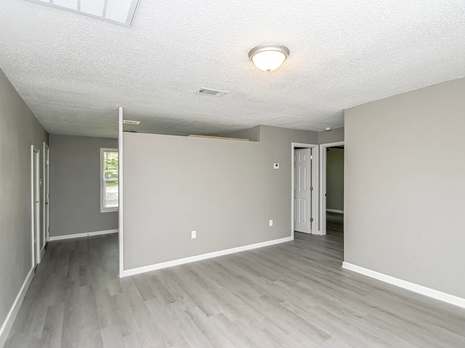2 bed, 800 sqft, $950 — Photo 3