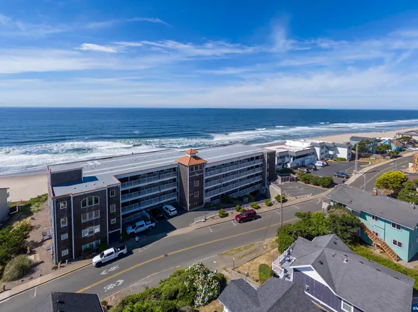 1723 NW Harbor Ave #8, Lincoln City, OR 97367