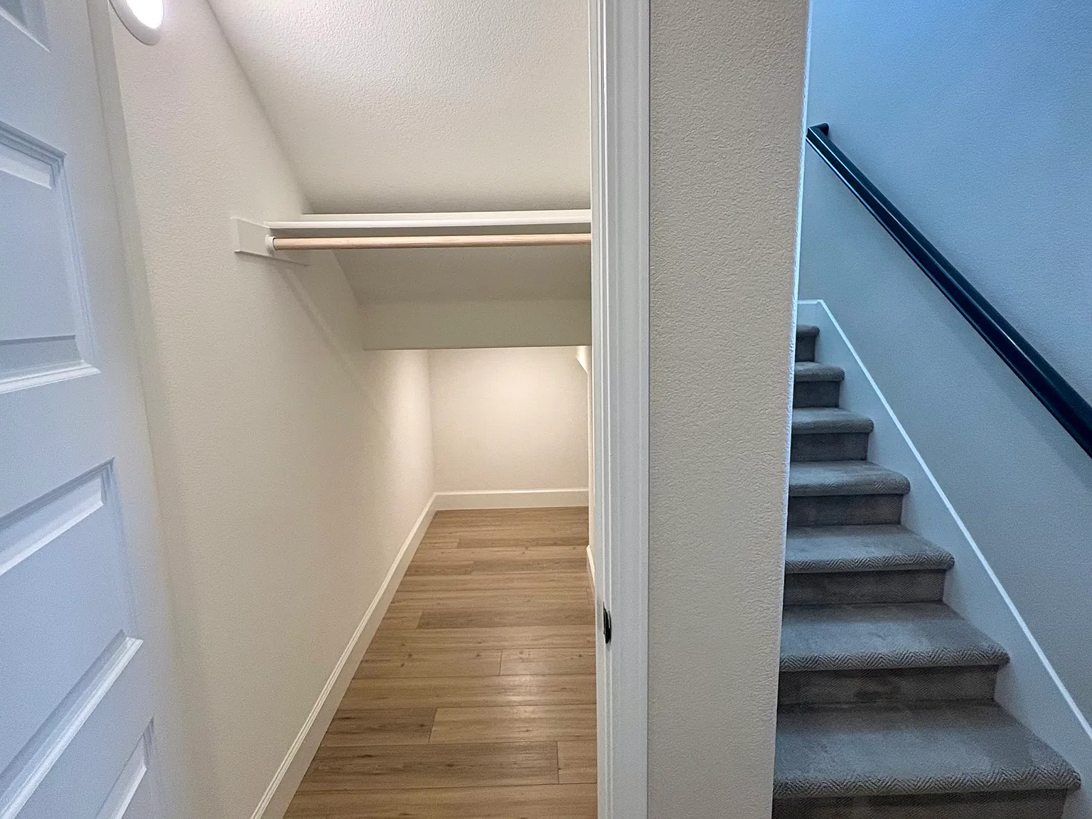 5 bed, 3.5 bath, 2378 sqft, $3,500 — Photo 3