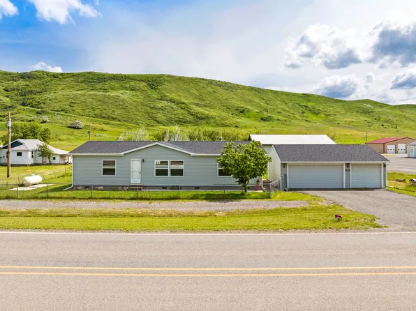 124 Broadway Ave E, Highwood, MT 59450