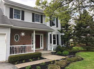 7290 Snowberry Ct, Macungie, PA 18062