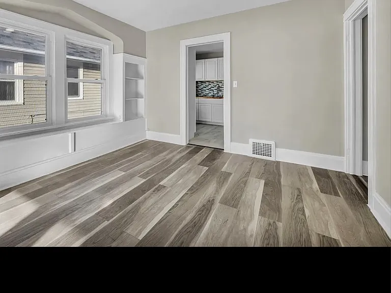 2211 Chesterland Ave #1&2 — Photo 1