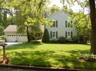 61 Hersh Rd, Fairfield, CT 06824