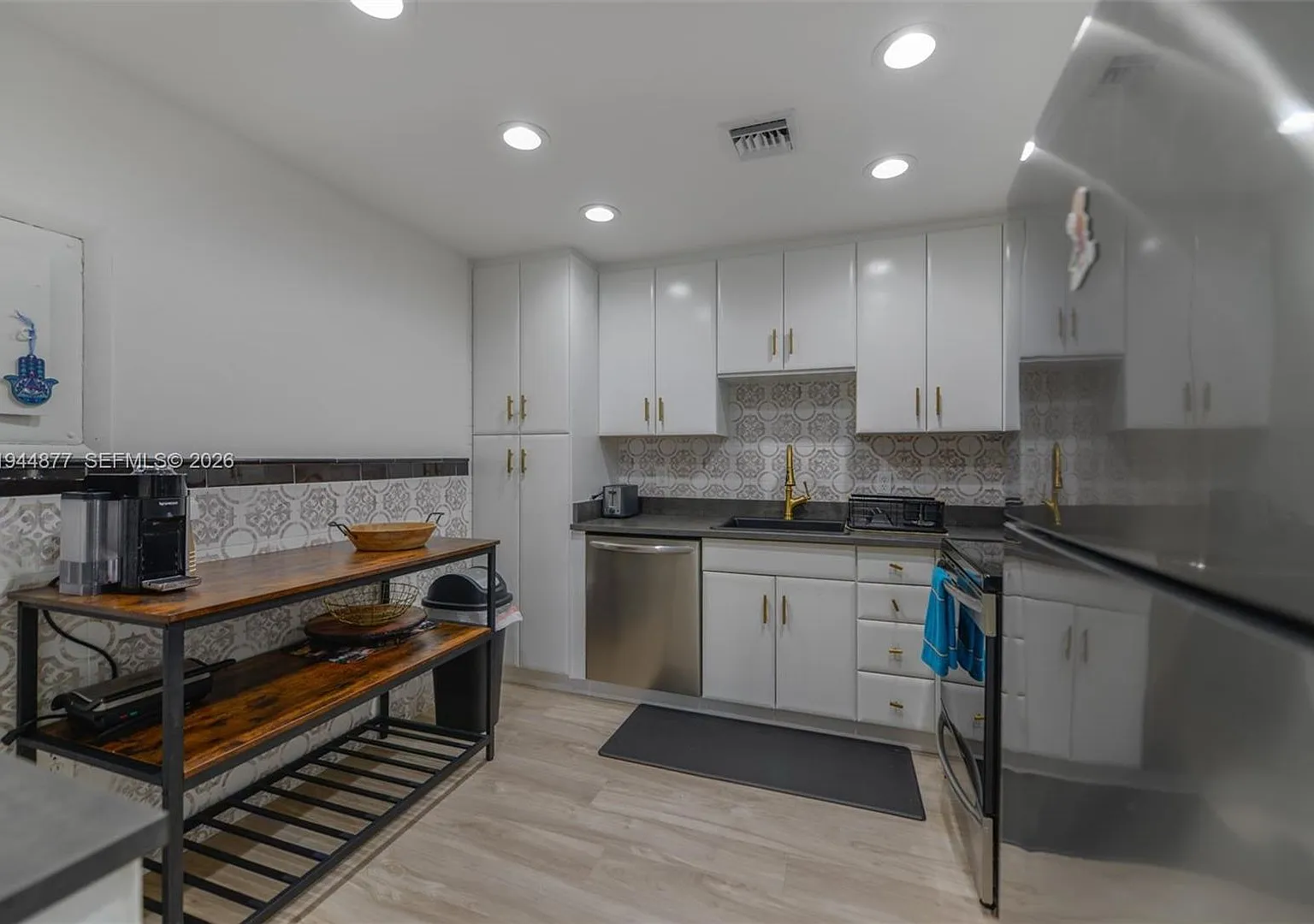 1950 S Ocean Drive 19E, Hallandale Beach, FL 33009 — Photo 2