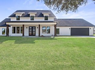 847 W Buccaneer Dr, Winnie, TX 77665