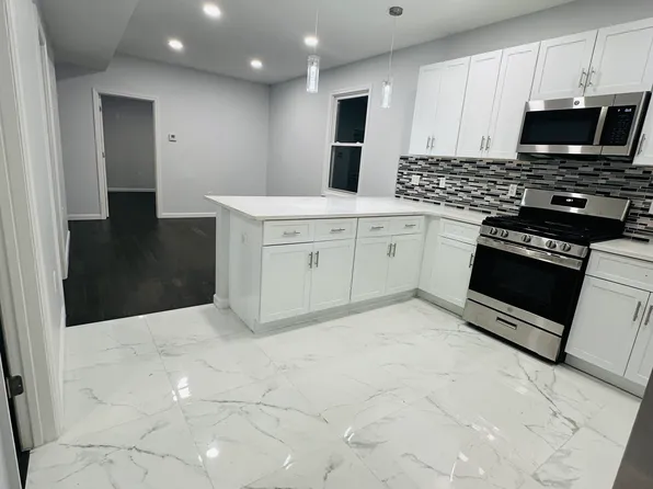 224 4th St Floor 2, Newark, NJ 07107