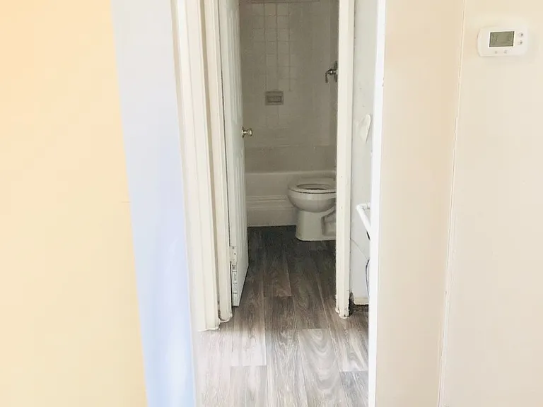 1744 Lyle Ave — Photo 5