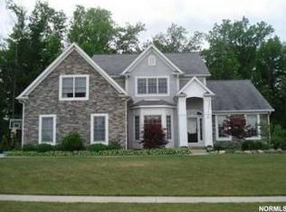 190 Chadwick Dr, Aurora, OH