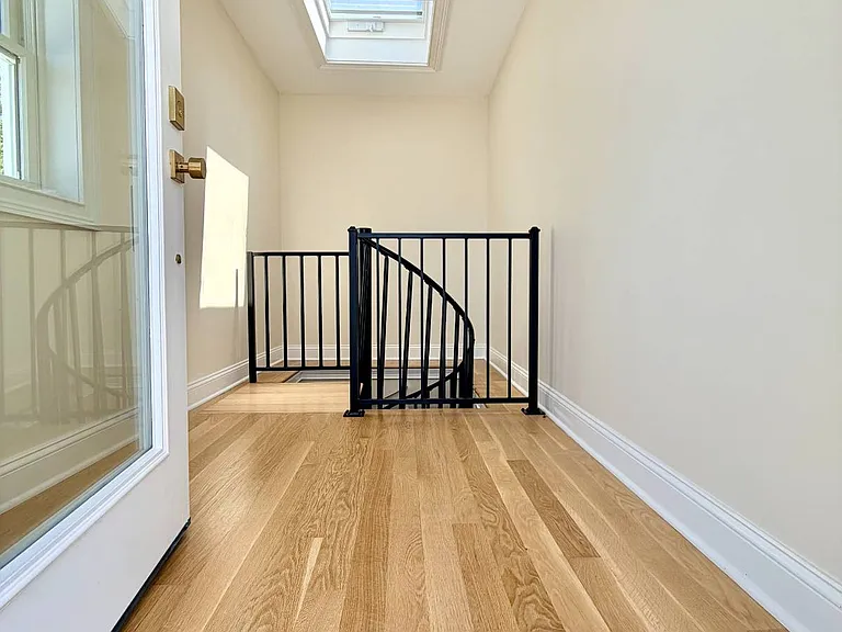 155 Beacon Hill Dr #10 — Photo 11