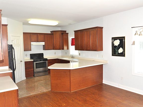5th image of 1120 Leita St