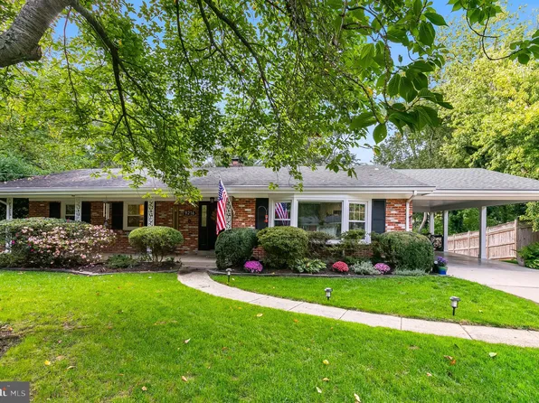 9216 Presidential Dr, Alexandria, VA 22309