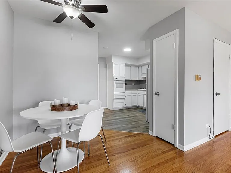 Renovated apartment with pool and parking — Photo 20