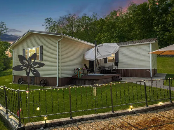 27881 Igloo Rd, Garber, IA 52048