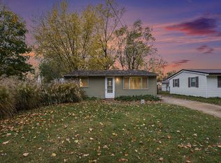 241 26th St N, Springfield, MI 49037