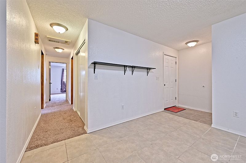 3rd image of 4821 S 49th Street