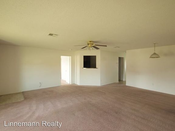 4th image of 4411 Lloyd Dr