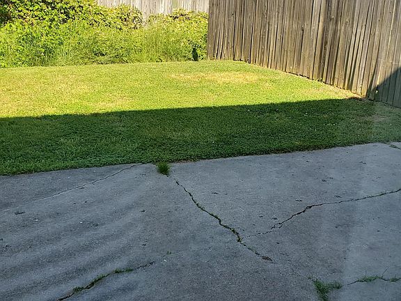 3rd image of 313 Jennie Run Dr